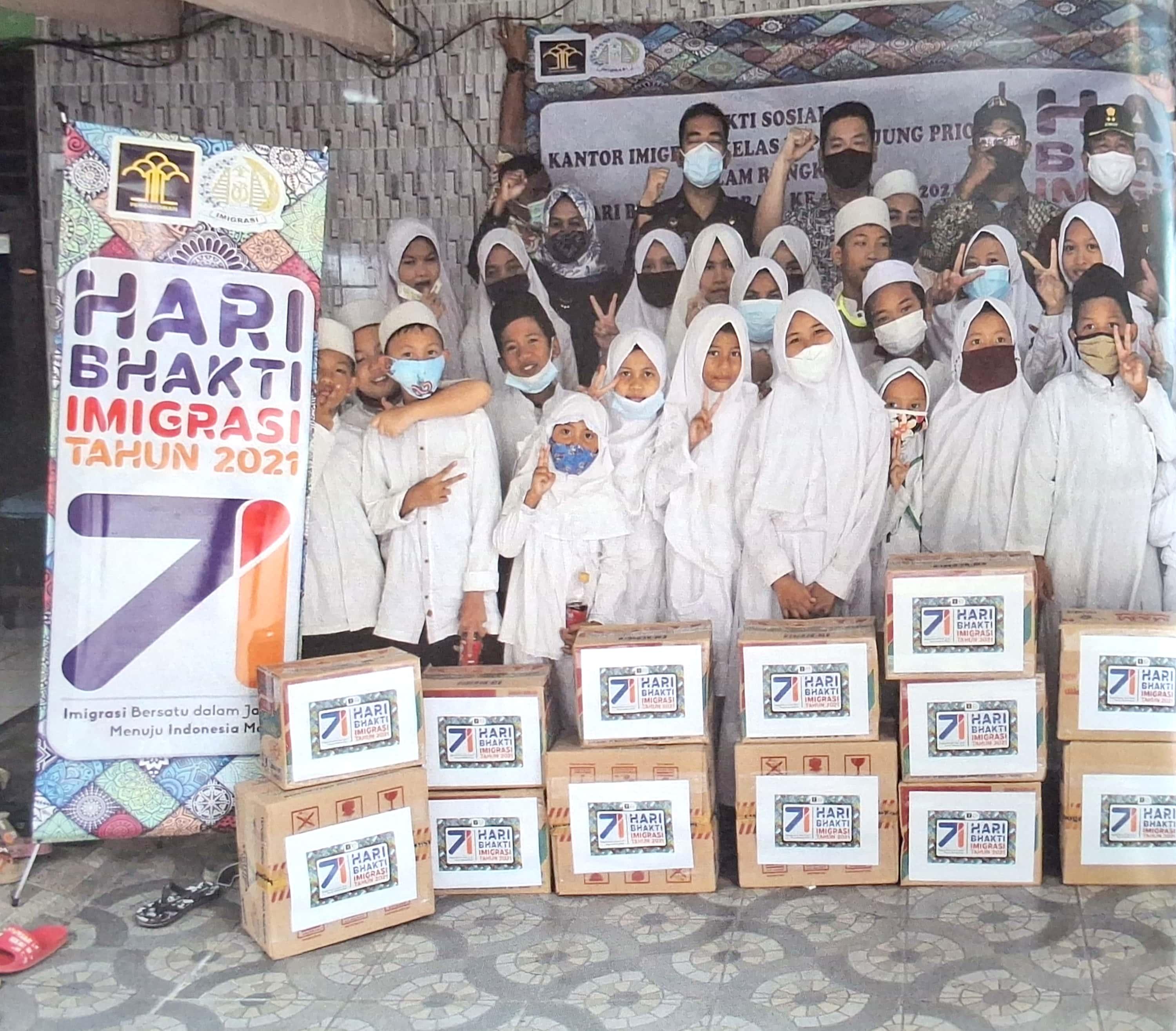 Bakti Sosial dalam Rangka Hari Bhakti Imigrasi